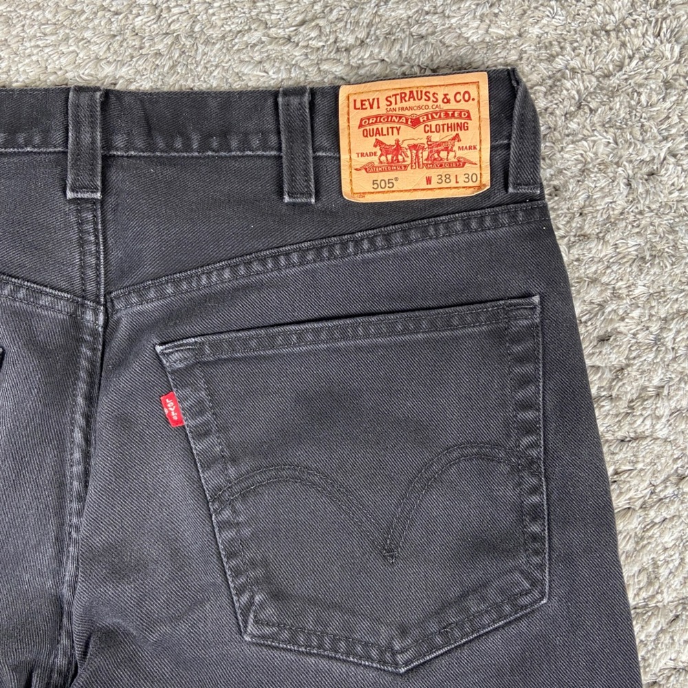 Vintage Levi's 505 Regular Fit Jeans Men 38x30 Black Denim Straight Leg Work Y2k